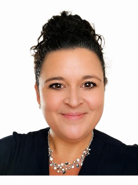 Natasha Swart, estate agent